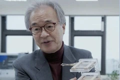 Giáo sư Takehiko Kitamori hiện là đồng Giám đốc Phòng thí nghiệm trọng điểm vật liệu tiên tiến ứng dụng trong phát triển xanh (Đại học Quốc gia Hà Nội).