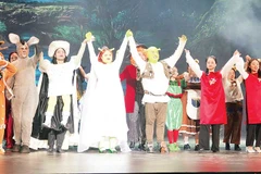 Vở nhạc kịch "Shrek" thu hút các em thiếu nhi thành phố trong dịp hè 2024.