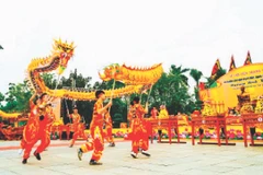Lễ hội kỷ niệm 439 năm Ngày mất của Danh nhân văn hóa Trạng Trình Nguyễn Bỉnh Khiêm. (Ảnh KHUYNH NGHĨA)