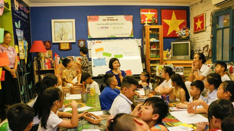 Sự kiện còn có sự tham gia của các phụ huynh, thầy cô giáo. z6868799007840-ed85717f935947b3fd36b15ebffd3932-6480.jpg