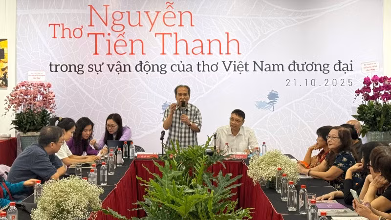 Tọa đàm về tác phẩm của nhà thơ Nguyễn Tiến Thanh.