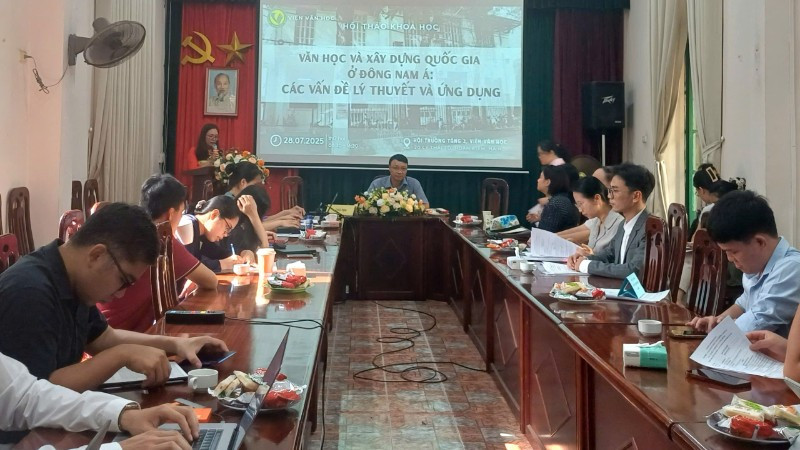 Các vấn đề được trao đổi trong không khí học thuật nghiêm túc. z6848256440164-e3760db168f6dfafb80c62d2be16ecc9-1626.jpg