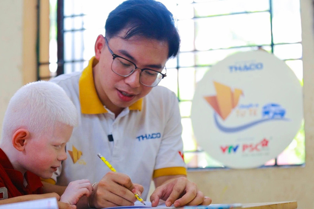 Thành viên Chuyến xe tử tế đồng hành cùng lớp học của cô Hòa. img-1366.jpg