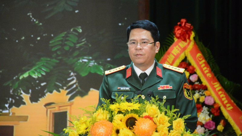 Đại tá Phạm Văn Trường, Giám đốc - Tổng biên tập Nhà xuất bản Quân đội nhân dân phát biểu tại buổi lễ. z6793253310288-a4da5ea9f5d3b4a0003059e6067d73b9-8027.jpg