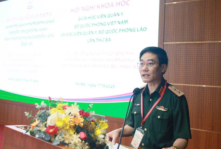 Lieutenant General, Professor, Doctor Tran Viet Tien, Director of Military Medical Academy spoke at the conference. quan-y-2-gdhvqy-phat-bieu.jpg