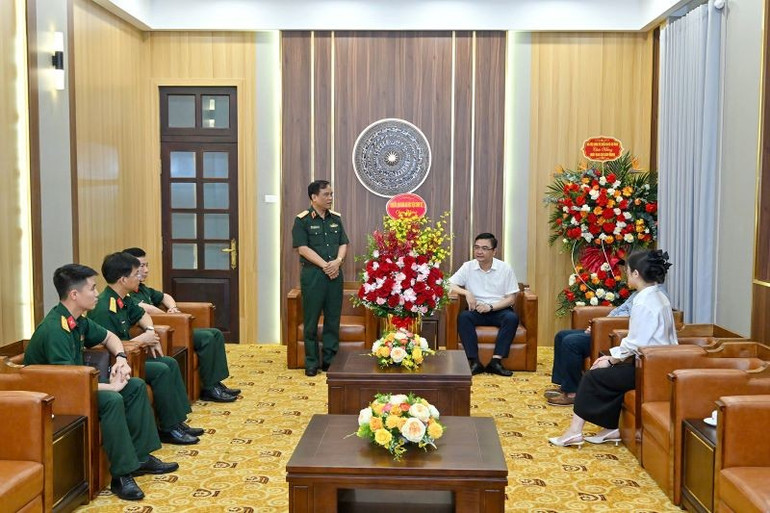 Thiếu tướng Nguyễn Bá Hùng, Bí thư Đảng ủy, Chính ủy Học viện Chính trị (Bộ Quốc phòng) gửi lời tri ân sâu sắc và lời chúc mừng nồng nhiệt tới toàn thể những người làm Báo Nhân Dân. hoc-vien-ct2.jpg