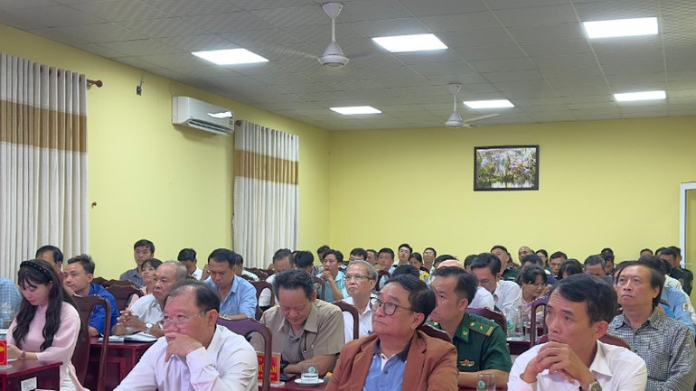 Các đại biểu tham dự hội nghị. hn-qdy2-5505.jpg