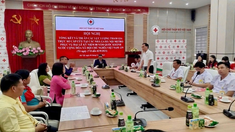 Ông Nguyễn Văn Cường, Giám đốc Trung tâm Dịch vụ nhân đạo (Trung ương Hội Chữ thập đỏ Việt Nam) phát biểu tại hội nghị. hctd2-9278.jpg