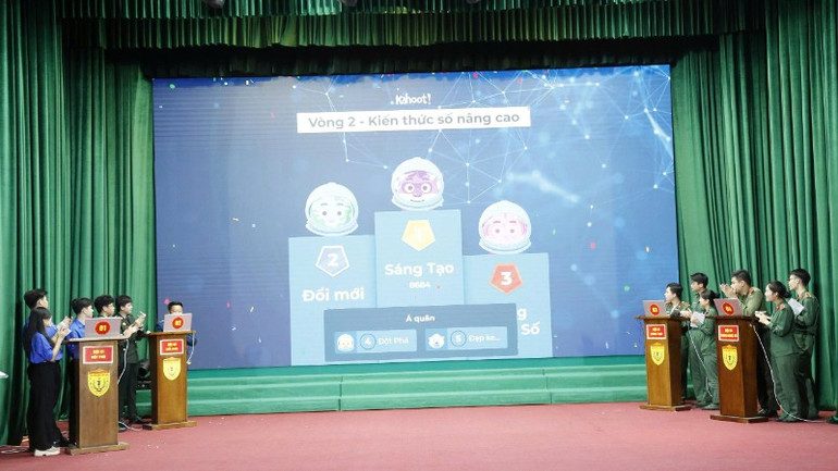 As equipes participam respondendo às rodadas. vong-2-8096.jpg