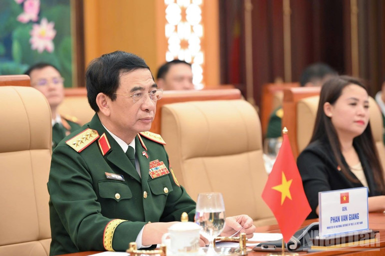 Đại tướng Phan Văn Giang tại hội đàm. ndo_br_z6855182169145-4cb748d9733e5f6d3337f6dcaffb7919.jpg