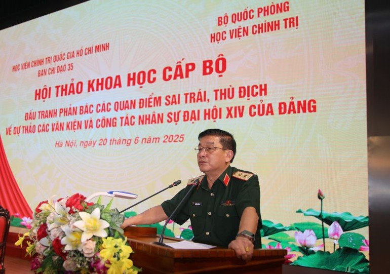 Trung tướng Trương Thiên Tô, Phó Chủ nhiệm Tổng cục Chính trị Quân đội nhân dân Việt Nam phát biểu chỉ đạo hội thảo. to-1.jpg