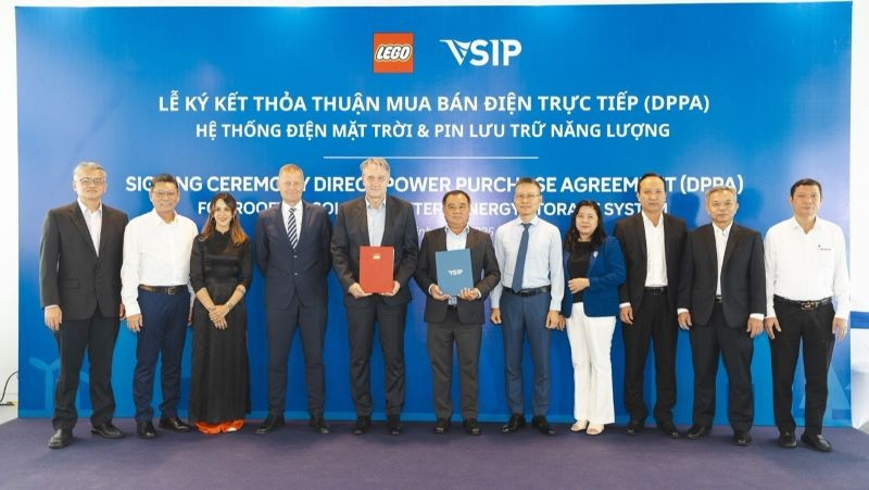 Ký kết thỏa thuận mua bán điện trực tiếp Hệ thống điện mặt trời và pin lưu trữ năng lượng giữa LEGO Manufacturing Việt Nam và VSIP.
