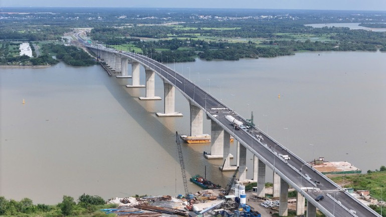 Cầu Nhơn Trạch gói thầu 1A thuộc dự án Vành đai 3 Thành phố Hồ Chí Minh có tổng nguồn vốn đầu tư 6.900 tỉ đồng, bắt đầu từ nút giao với tỉnh lộ 25B và kết thúc tại nút giao cao tốc Thành phố Hồ Chí Minh-Long Thành-Dầu Giây, khai thác từ ngày 20/8. (Ảnh: CTV) cau-nhon-trach-vanh-dai-3-19-8-2385.jpg