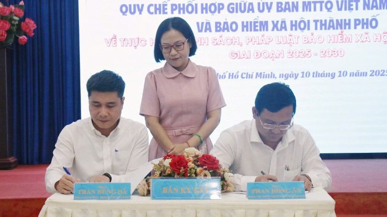 Bảo hiểm xã hội Thành phố Hồ Chí Minh và Ủy ban Mặt trận Tổ quốc Việt Nam Thành phố ký kết quy chế phối hợp thực hiện chính sách pháp luật về Bảo hiểm xã hội (Ảnh: QUÝ HIỀN) ky-ket-phoi-hop-mttq-tp-bhxh-tp-6096.jpg