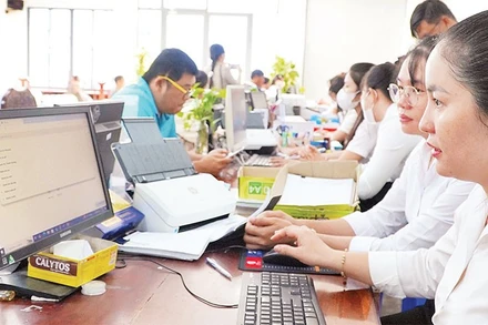 Vận hành thử nghiệm Trung tâm hành chính công phường Cao Lãnh mới (Đồng Tháp). (Ảnh HỮU NGHĨA)