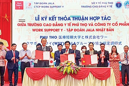 Lễ ký thỏa thuận hợp tác giữa Trường cao đẳng Y tế Phú Thọ và Công ty cổ phần Work Support Y, Tập đoàn JALA, Nhật Bản.