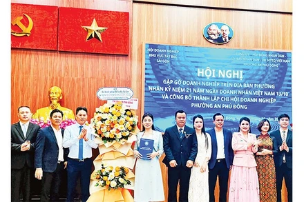 Ra mắt Ban Chấp hành Chi hội doanh nghiệp phường An Phú Đông.