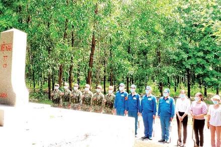 Bộ đội Biên phòng tỉnh Đồng Nai phối hợp với các lực lượng tuần tra bảo vệ cột mốc, biên giới quốc gia.