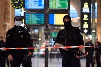 Ảnh tư liệu: Cảnh sát phong tỏa hiện trường vụ tấn công bằng dao tại nhà ga Gare du Nord ở thủ đô Paris (Pháp), ngày 11/1/2023. (Ảnh: Báo Nhân Dân)