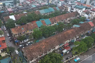 Khu tập thể cũ 3 tầng nằm trên đường Lê Hồng Phong (Hà Nội) đang được lấy ý kiến để cải tạo, xây dựng lại thành 3 tòa chung cư 34 tầng.