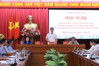 Thường trực Tỉnh ủy Đắk Lắk làm việc với Ban Tuyên giáo và Dân vận Tỉnh ủy.