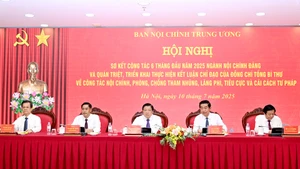 Các đồng chí chủ trì hội nghị. (Ảnh: ĐĂNG KHOA)