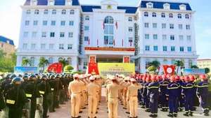 Quang cảnh lễ ra quân của Công an tỉnh Quảng Ninh.