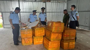 Hơn 1 tấn trứng gà non không rõ nguồn gốc, xuất xứ bị lực lượng Quản lý thị trường Quảng Ninh thu giữ.