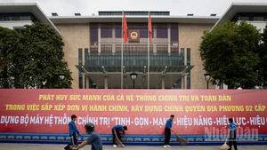Công tác chuẩn bị cho lễ công bố Nghị quyết của Quốc hội về sáp nhập tỉnh, thành đã sẵn sàng (Ảnh: Sơn Tùng)