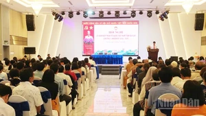 Toàn cảnh hội nghị.