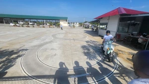 Công an tỉnh Bình Định tổ chức trở lại kỳ thi sát hạch lái xe cho người dân.