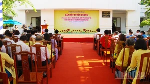 Lễ tuyên dương diễn ra trong khuôn viên Trường trung học phổ thông chuyên Lê Quý Đôn.