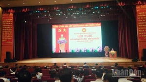 Toàn cảnh hội nghị.
