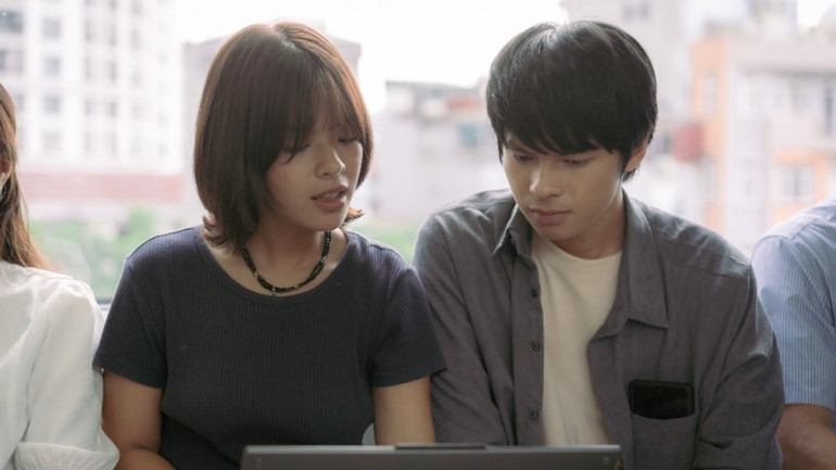 Den här filmen markerar Tran Tus och Hong Khanhs filmpremiär. hong-khanh-trai-va-tran-tu-3710.jpg