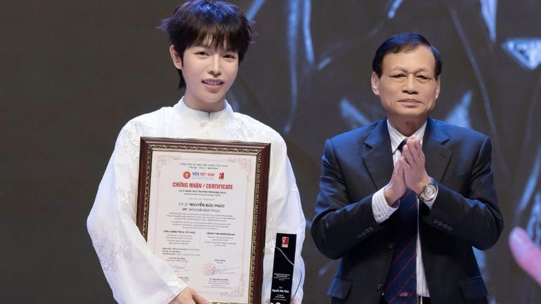 가수 득푹(Duc Phuc)은 duc-phuc-4582.jpg