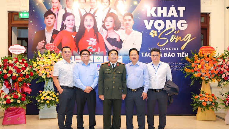 khat-vong-song-8538.jpg