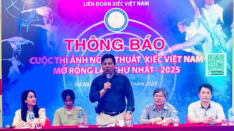 Nghệ sĩ Nhân dân Tống Toàn Thắng, Giám đốc Liên đoàn Xiếc Việt Nam giới thiệu về cuộc thi. ttt-2293.jpg