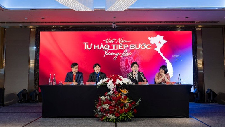 Gặp gỡ báo chí giới thiệu MV “Việt Nam - Tự hào tiếp bước tương lai”. (Ảnh: MẠNH NGUYỄN) bao-chi-8962.jpg