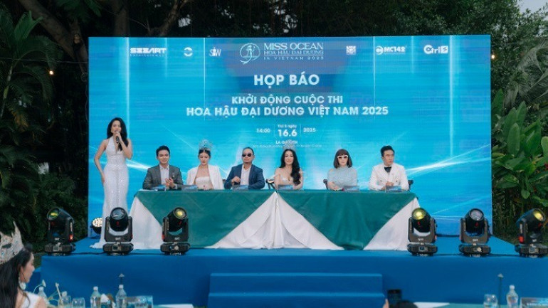 Các thành viên Ban tổ chức chia sẻ thông tin về cuộc thi. (Ảnh: BTC) tra-loi-3269.jpg