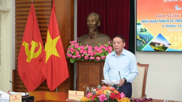 Bộ trưởng Bộ Văn hóa, Thể thao và Du lịch Nguyễn Văn Hùng phát biểu. hung-9382.jpg