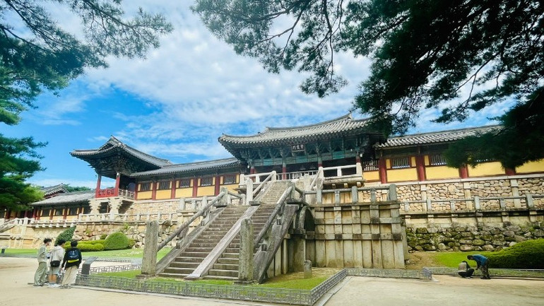 Bulguksa is one of the most beautiful ancient temples in Korea. phat-quoc-tu-6572.jpg