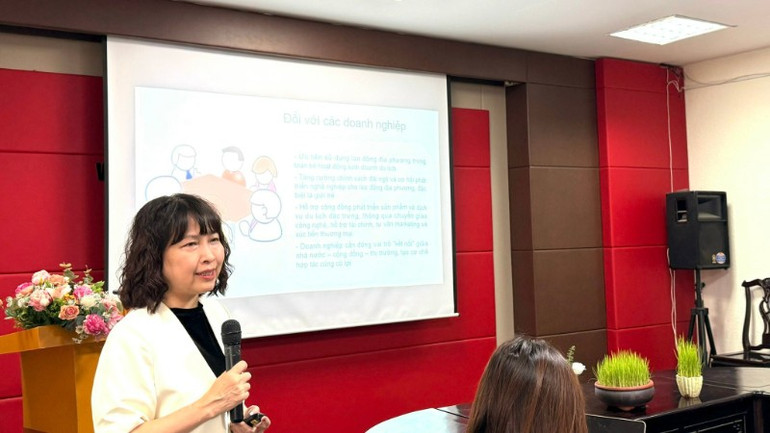 Η Αναπληρώτρια Καθηγήτρια, Δρ. Nguyen Thi Nguyen Hong συνέβαλε σε σχόλια. (Φωτογραφία: NGOC BICH) hong-5509.jpg