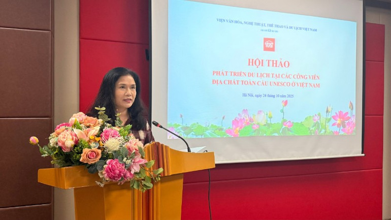 Ο Δρ. Hoang Thi Binh, Αναπληρωτής Διευθυντής του Ινστιτούτου Πολιτισμού, Τεχνών, Αθλητισμού και Τουρισμού του Βιετνάμ, εκφώνησε την εναρκτήρια ομιλία. (Φωτογραφία: NGOC BICH) binh-4962.jpg