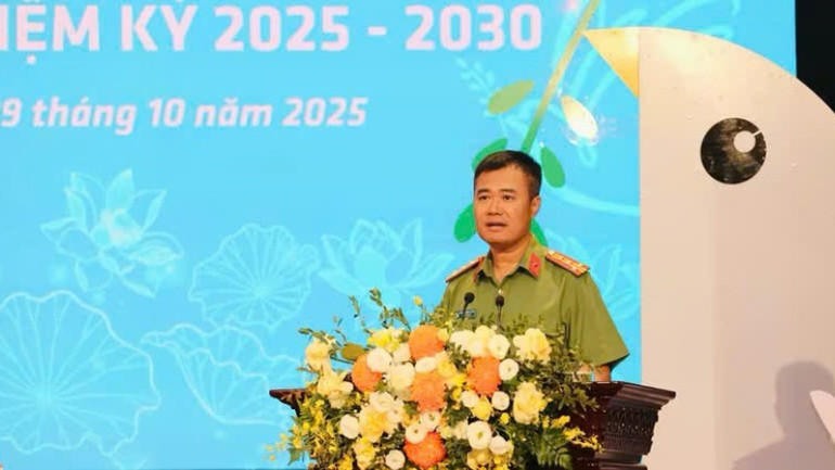 Đại tá Nguyễn Ngọc Quyền phát biểu chỉ đạo Đại hội. z7167492321907-7fac5be0ba26ff5cf73e00d144a137df-1459.jpg