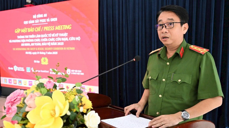 Đại tá Nguyễn Thanh Điệp, Cục phó Cục Cảnh sát Phòng cháy, chữa cháy và Cứu nạn, cứu hộ giải đáp thông tin báo chí quan tâm. dai-ta-diep-1-9452.jpg