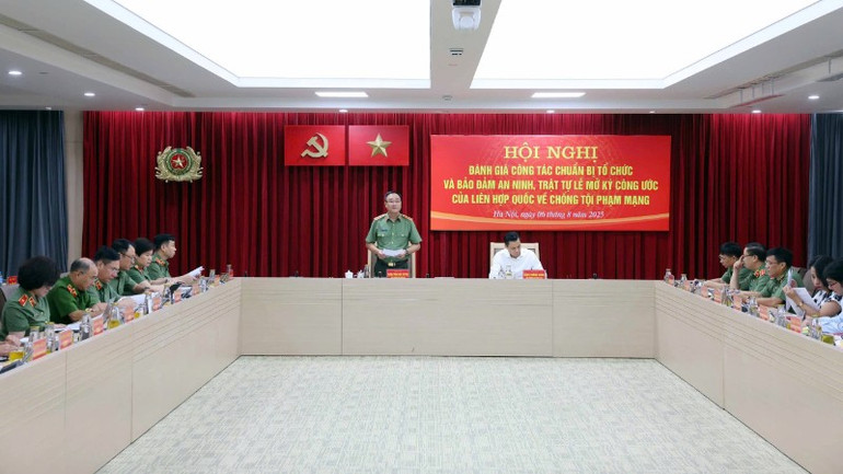 Toàn cảnh hội nghị. z6878375915467-4597b9619044b0dbfa3baf2e90cc406b-6070.jpg