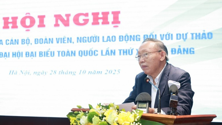 Đại tá, Phó Giáo sư, Tiến sĩ Bùi Đình Bôn phát biểu tại Hội nghị. anh-hieu-420251028101120-7488.jpg