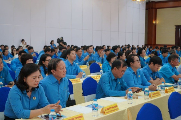 Các đại biểu dự hội nghị. dsc01785-2053.jpg