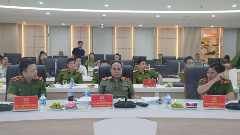 Trung tướng Nguyễn Thanh Tùng, Giám đốc Công an thành phố Hà Nội dự lễ ra mắt. z7074329674488-bb045c72df75bfa597f84c03ffb4c88e-1626.jpg