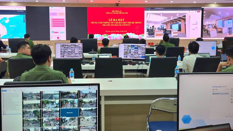 Toàn cảnh lễ ra mắt. z7074329794294-c16de35c40ddf16d9403403e2febc127-3306.jpg